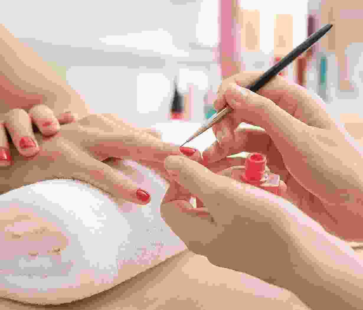 7 Important nail art kit tools